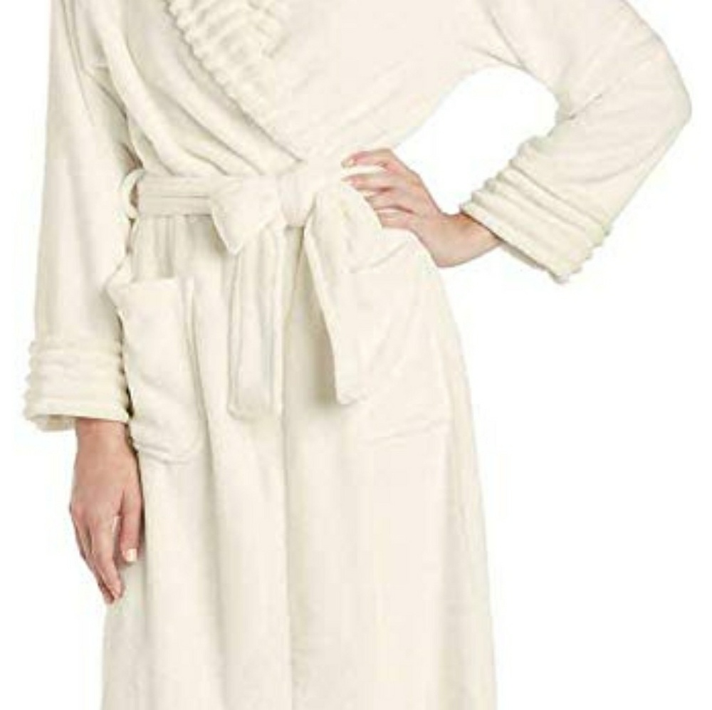 Robe - Picture 6 of 7